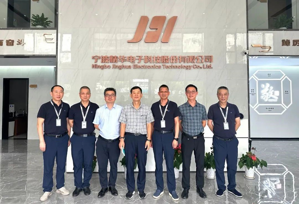 秦川三立一行蒞臨我司參觀(guān)交流(圖2)